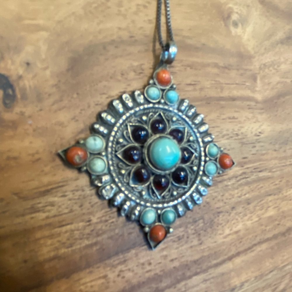Four point north star, mandala, flower pendant. Turquoise and other gemstones - Picture 2 of 6